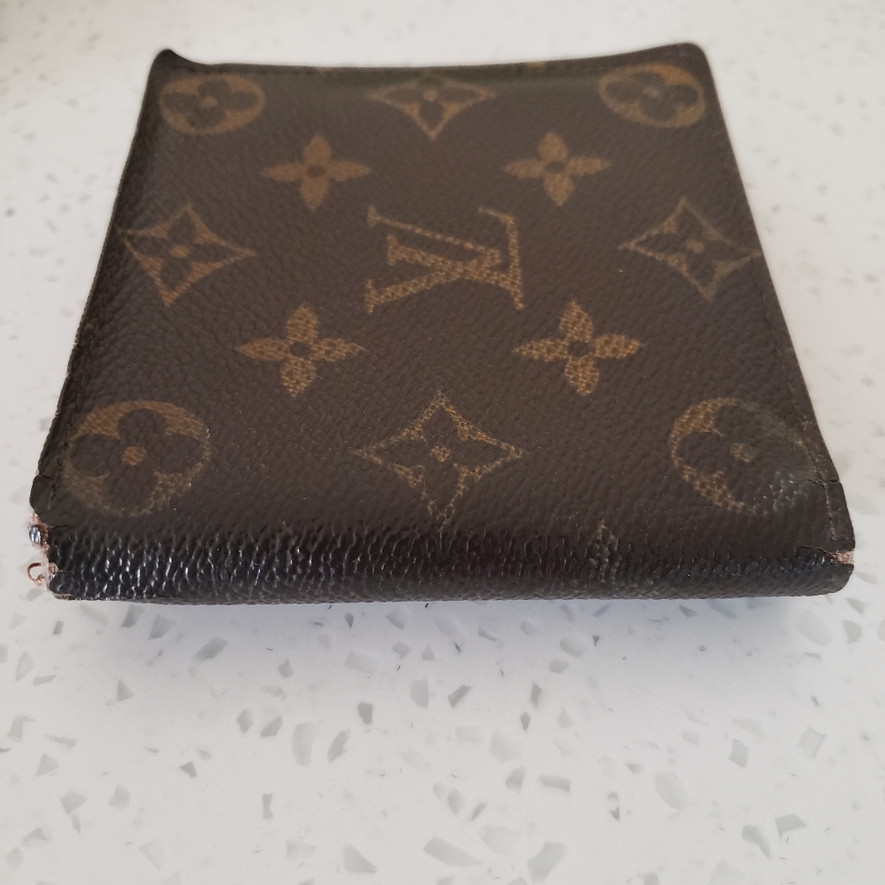 Louis Vuitton Wallet - Picture 4 of 16